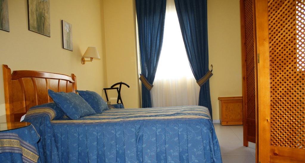 Hotel Villa Ducal Osuna Room photo